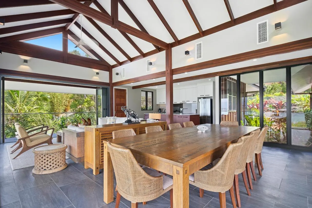 Mandalay Luxury Retreat Villa Airlie Beach