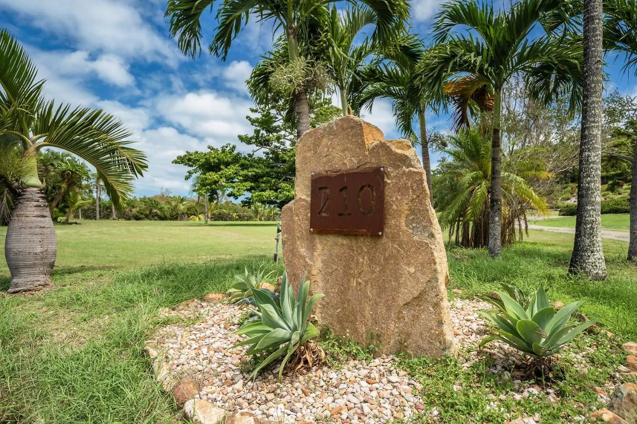 Mandalay Luxury Retreat Villa Airlie Beach