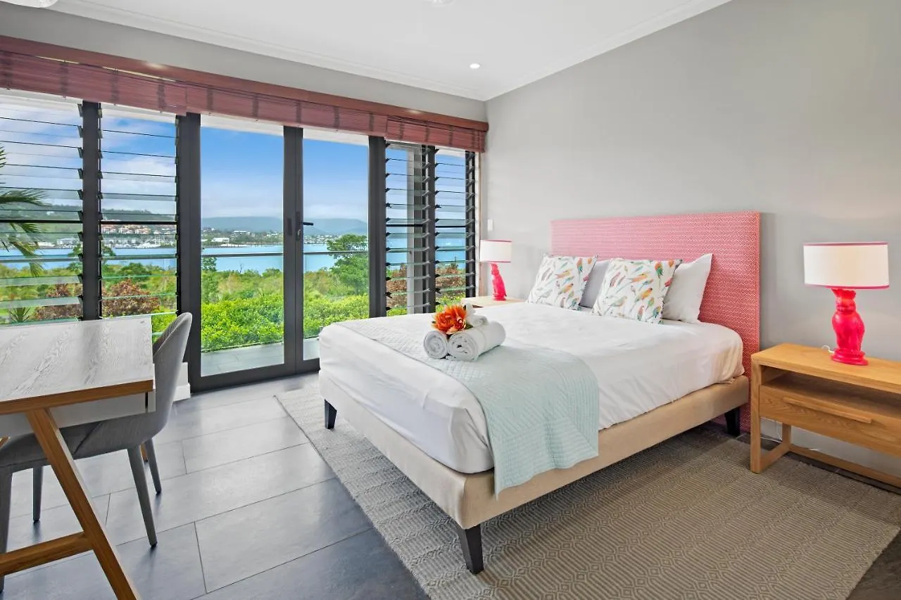Mandalay Luxury Retreat Villa Airlie Beach