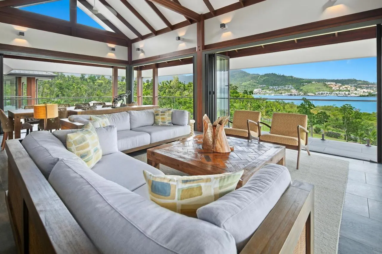 Mandalay Luxury Retreat Villa Airlie Beach Vakantiehuis