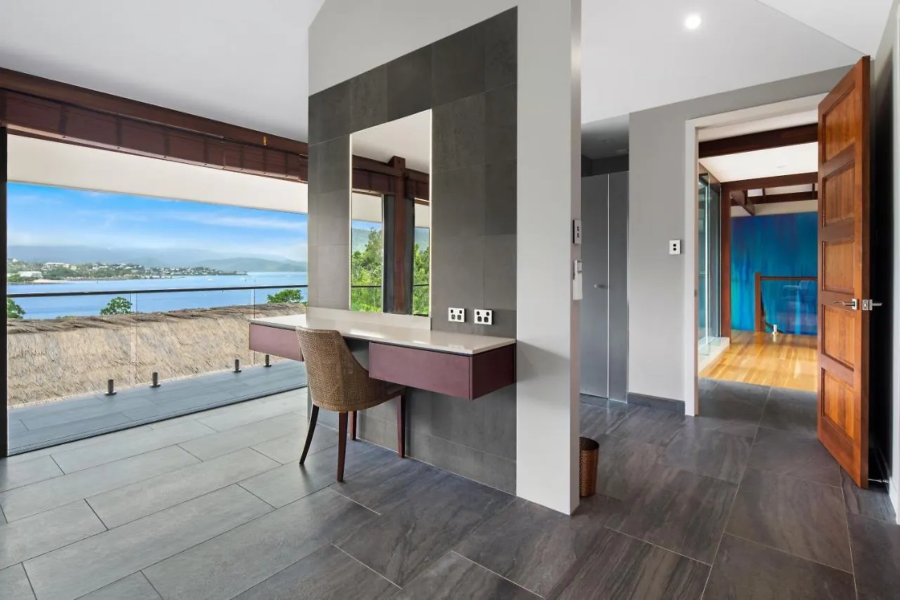 Mandalay Luxury Retreat Villa Airlie Beach 0*,